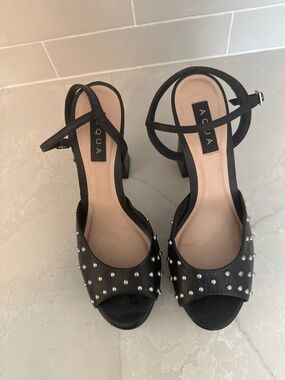 Aqua Stud Platforms